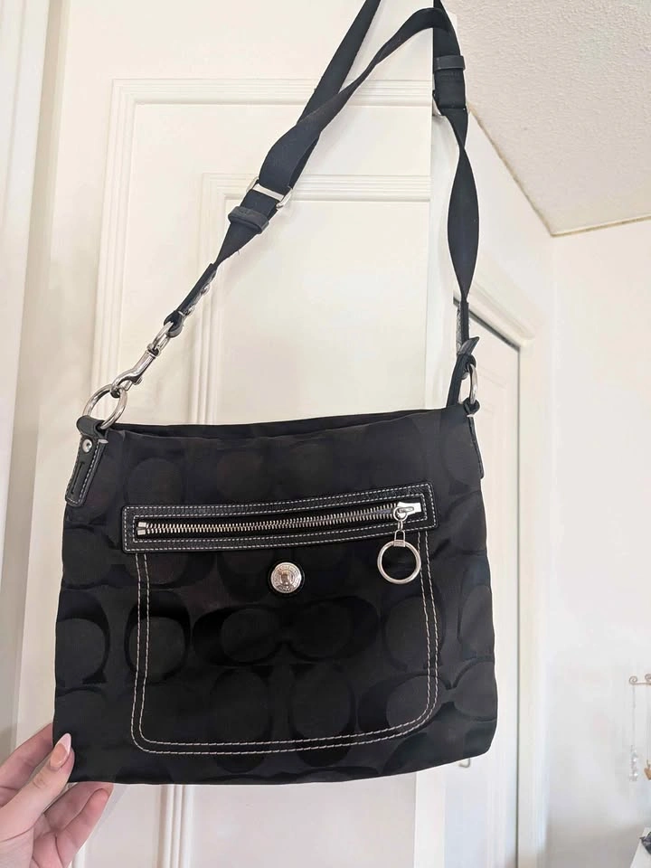 Authentic Coach Signature Daisy Crossbody Bag - Black Jacquard