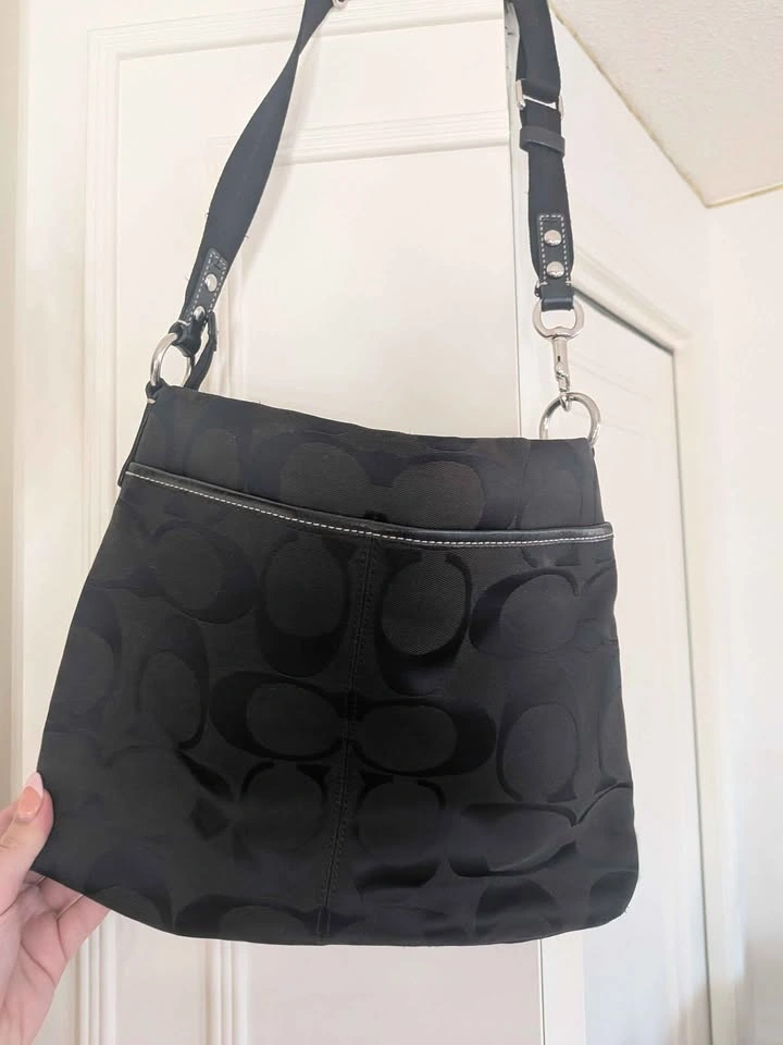 Authentic Coach Signature Daisy Crossbody Bag - Black Jacquard - photo 2