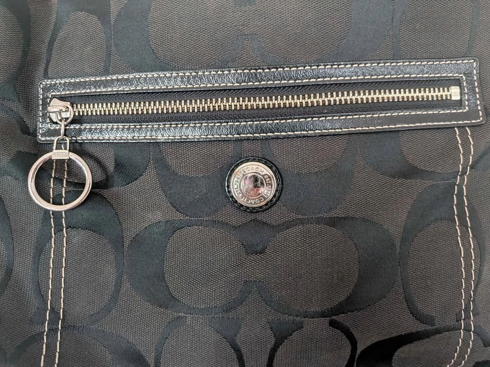 Authentic Coach Signature Daisy Crossbody Bag - Black Jacquard - photo 3