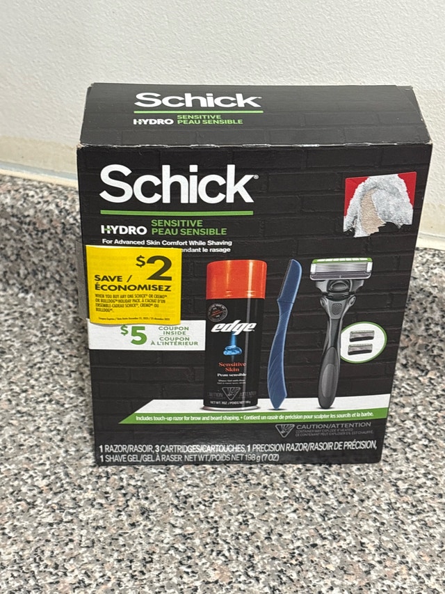 Schick Hydro Sensitive Gift Set