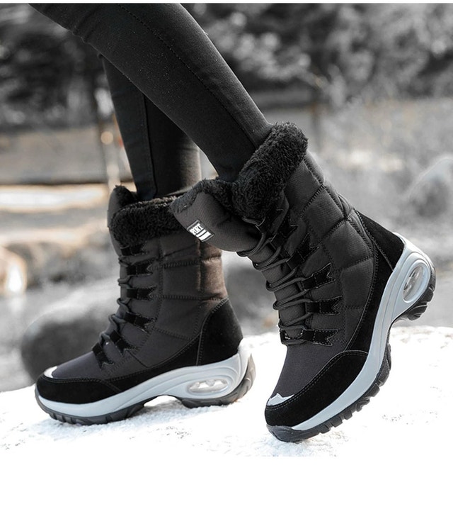 Women’s Winter Boots-Size 9