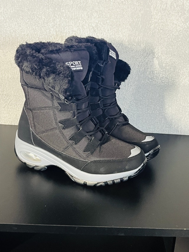 Women’s Winter Boots-Size 9 - photo 4