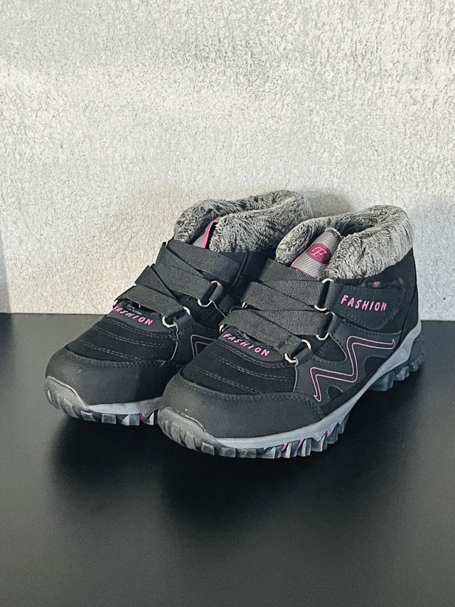 Kids Winter Boots-Size 4 - photo 3