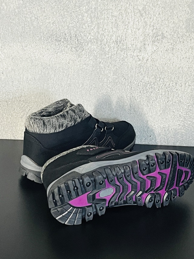 Kids Winter Boots-Size 4 - photo 5