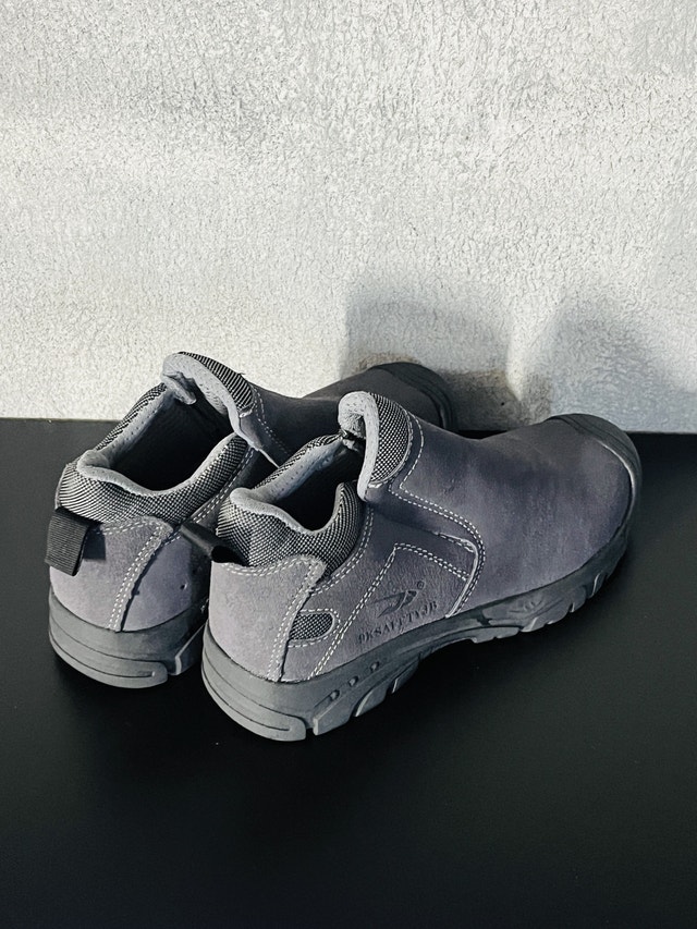 Unisex Steel Toe Work Shoes! Size 7 - photo 4