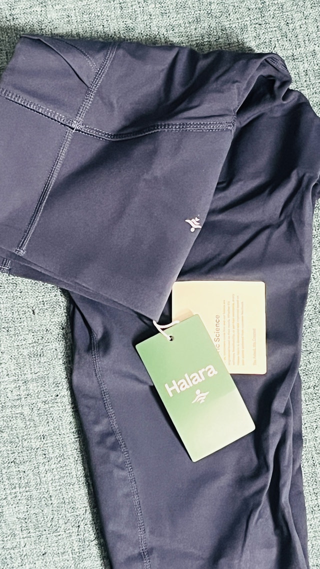 Halara Leggings-Size M - photo 4
