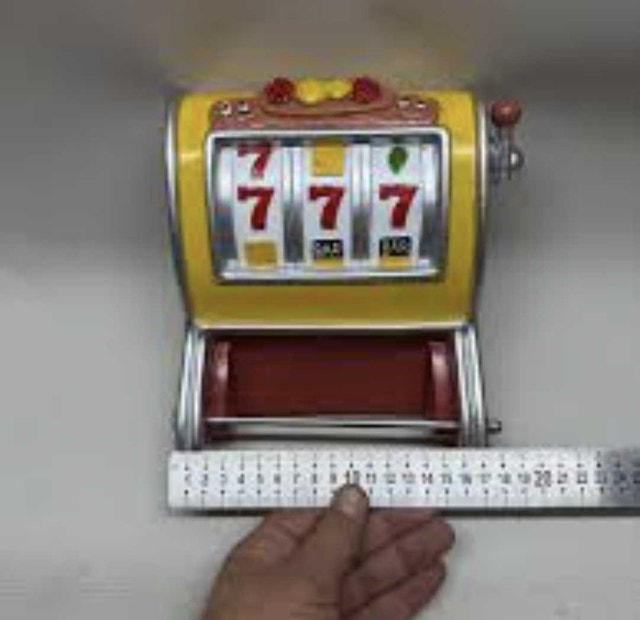 Slot Machine Toilet Paper Holder - photo 4