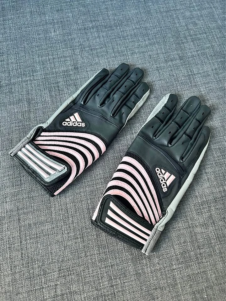 Adidas - Black & Pink Gloves (S)