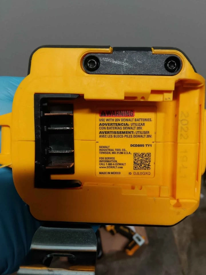 DEWALT 20V MAX XR DCD805 Hammer Drill - photo 4