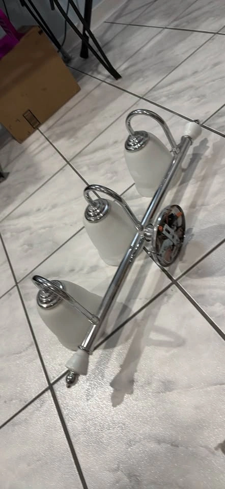 3-Light Chrome Bathroom Vanity Light Fixture - photo 2