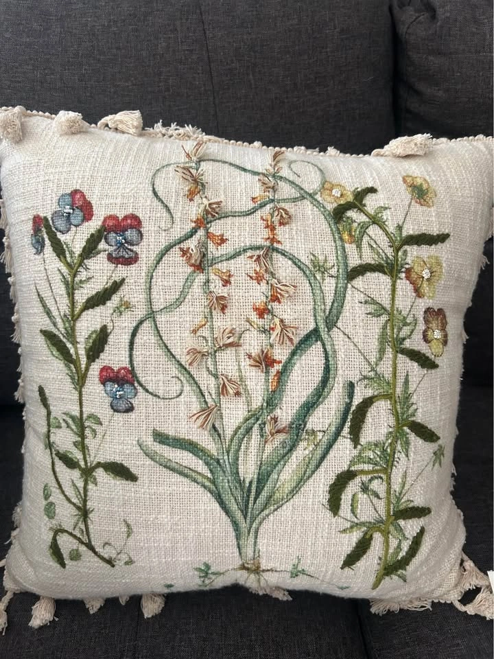 Decorative pillow - photo 2