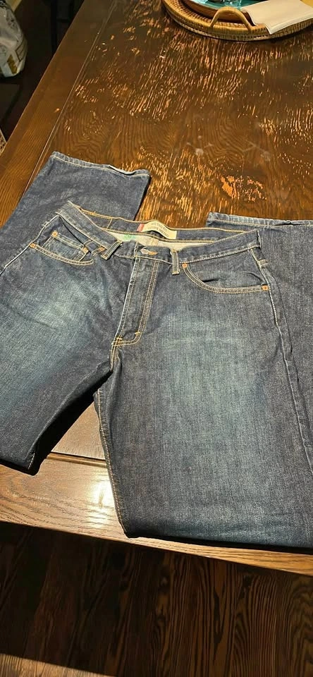 Levi’s - Metro Fit