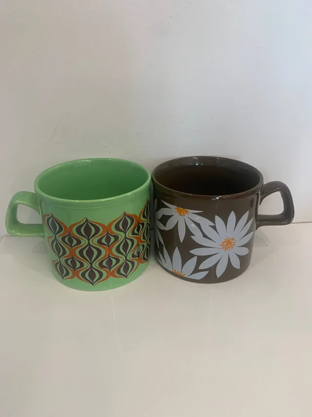 Vintage Staffordshire Mugs - 1970s Op Art & Daisy - Made image indicator(2)