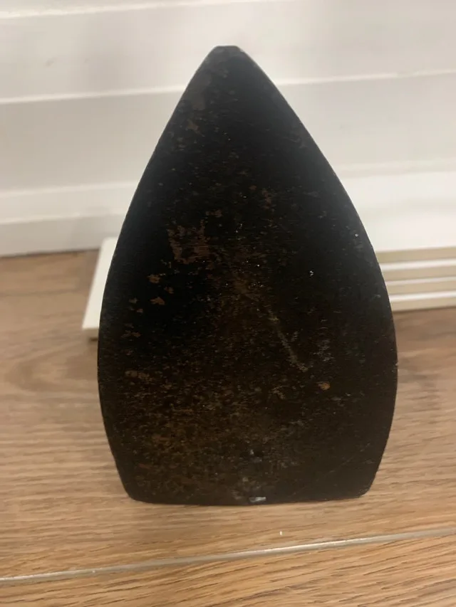 Antique Cast Iron Flat Iron image indicator(3)