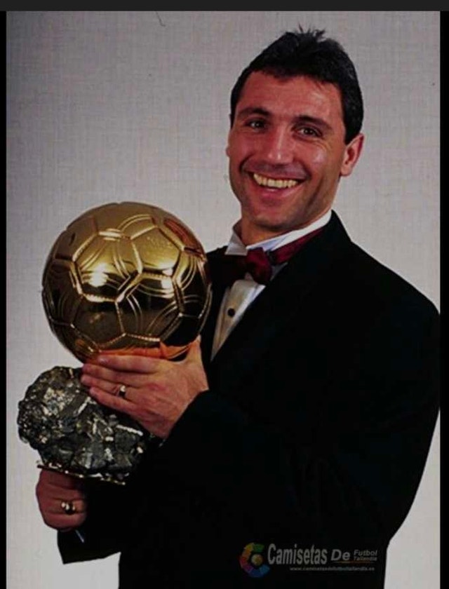 Hristo Stoichkov Barcelona home shirt #8 in Large - photo 5