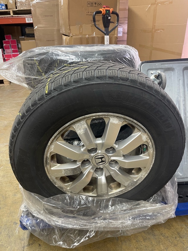 Honda Odyssey Michelin Winter Tire on original Alloy Rim