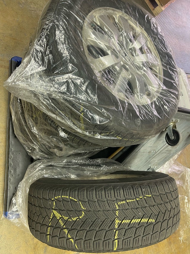 Honda Odyssey Michelin Winter Tire on original Alloy Rim - photo 2