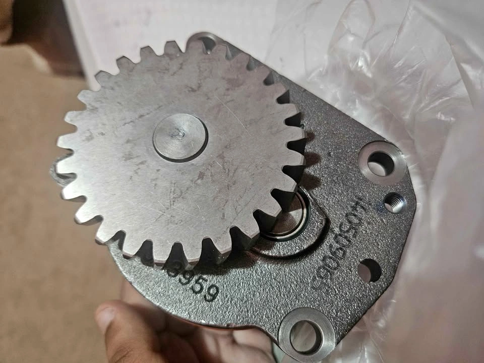 Genuine Cummins Engine Lube Oil Pump (4003950 / 4003957)
