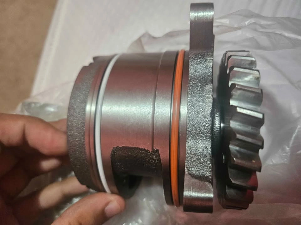 Genuine Cummins Engine Lube Oil Pump (4003950 / 4003957) - photo 3