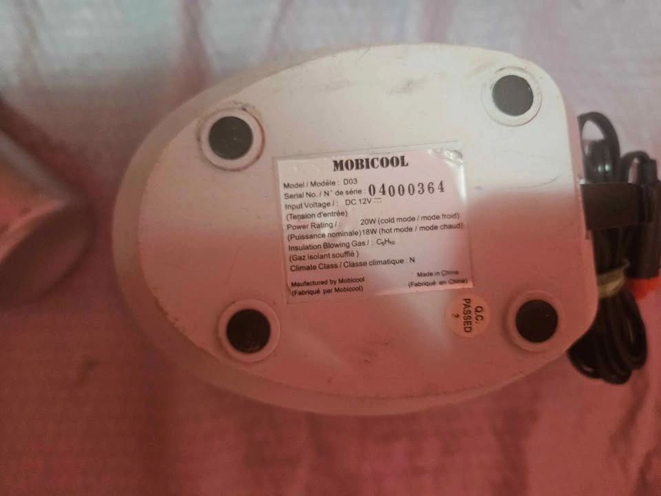 Mobicool 12V Electric Car Cup Warmer & Cooler - photo 4