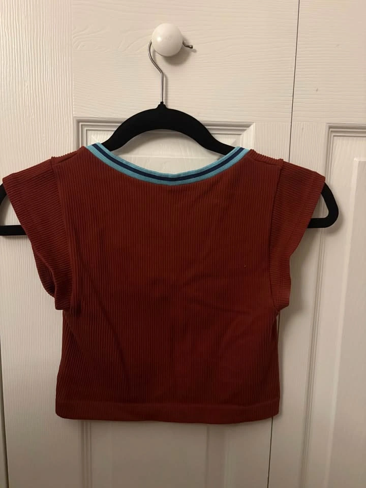 Urban Outfitters Rust Ribbed Tee with Light Blue Trim - XS/S - photo 3
