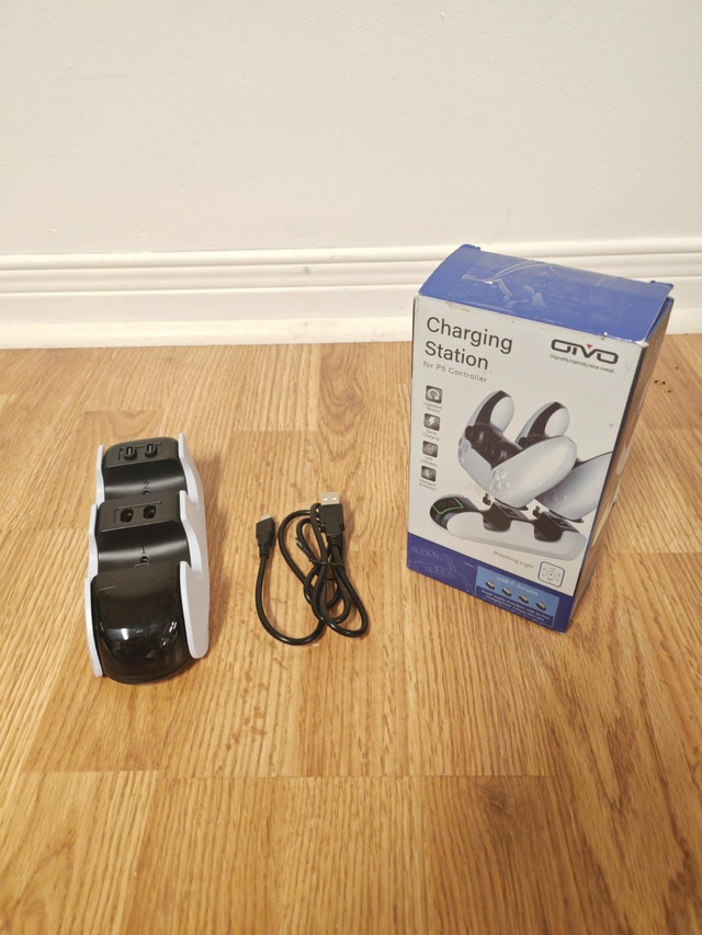 PS5 DualSense Controller Charging Dock USB-C with 2 Dongles
