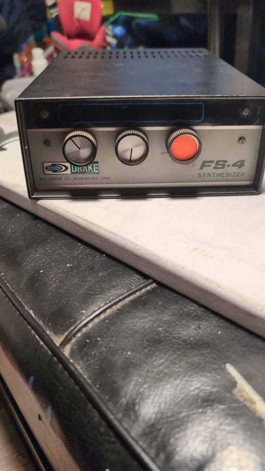 R.L DRAKE FS-4 synthesizer - photo 2