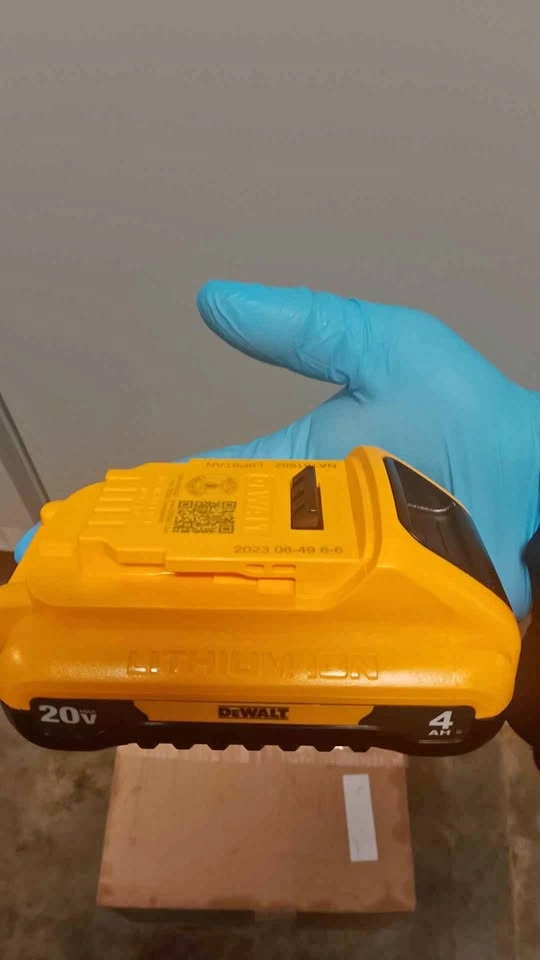 DEWALT DCB240 20V Max 4Ah Lithium Ion Battery Genuine