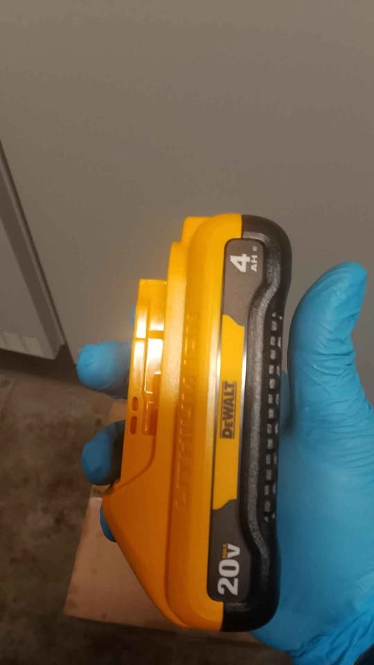 DEWALT DCB240 20V Max 4Ah Lithium Ion Battery Genuine - photo 3