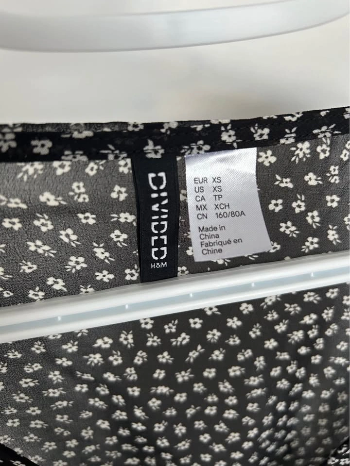H&M - Black Floral Blouse (XS) - photo 2