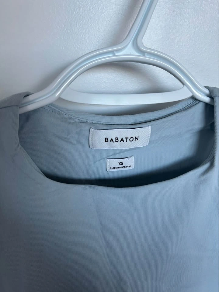 Aritzia Babaton - Blue & Pink Tops (XS) - photo 2