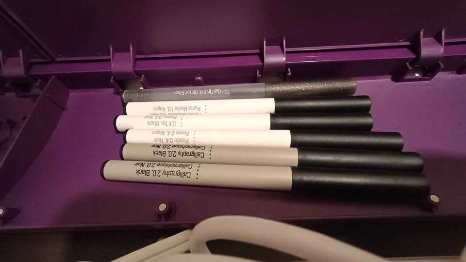 Cricut Explore Air 2 + Extra Pens, Blades, Cardstock - photo 4