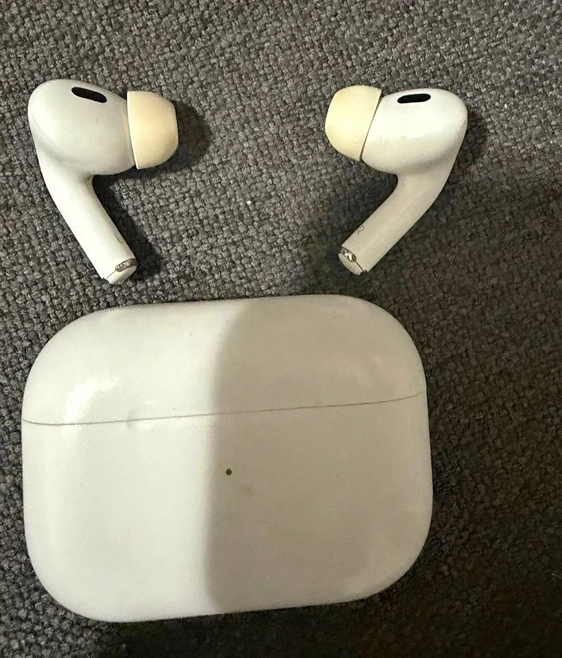 Airpods Pro 2 - lightning cord