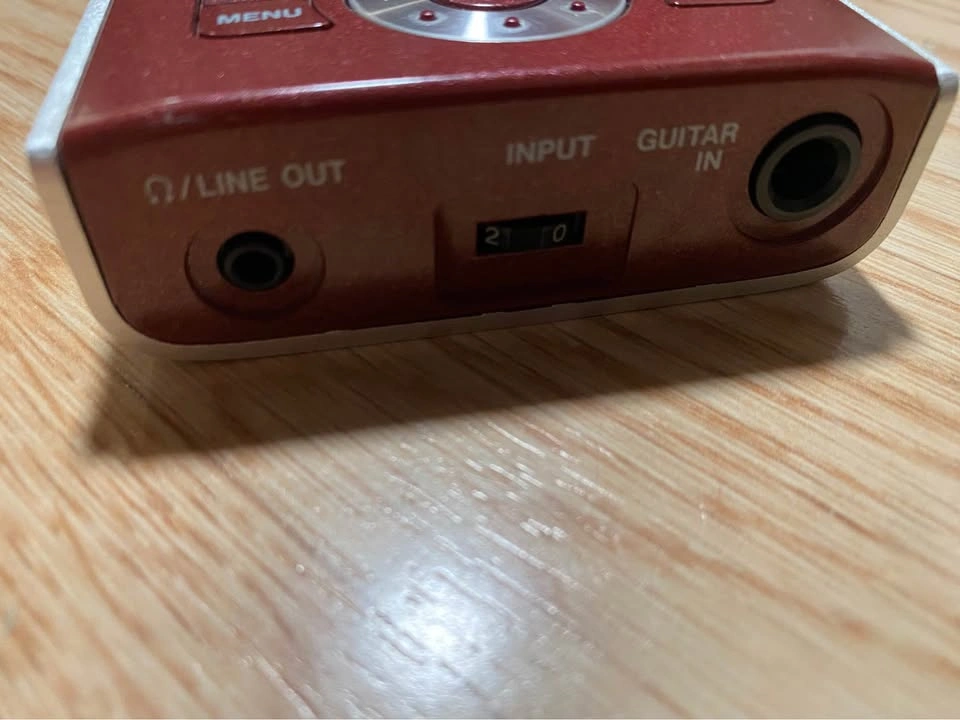 Tascam MP-GT1 Portable Memory Guitar Trainer w/ USB and Charger - photo 3