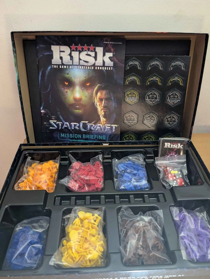 Risk StarCraft Collector's Edition Board Game 2012 Hasbro - photo 2