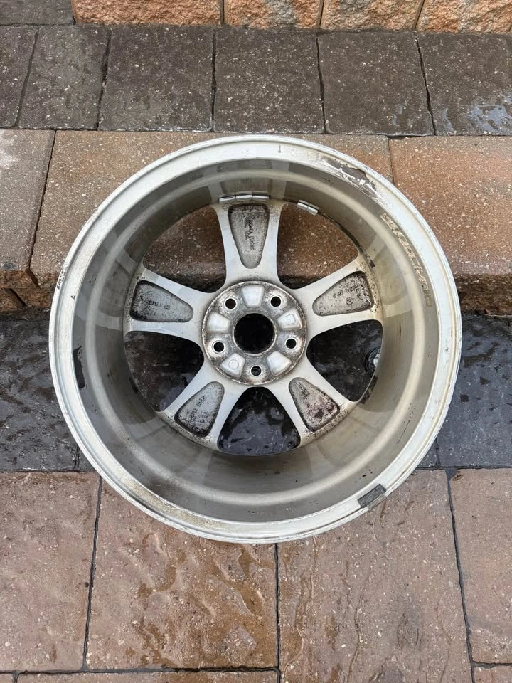 OEM Acura 18x8J Alloy Wheel - photo 2