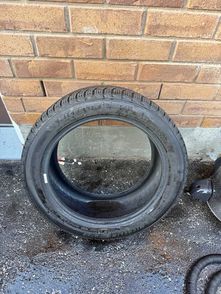 Michelin X-Ice Snow Tire 245/45R18