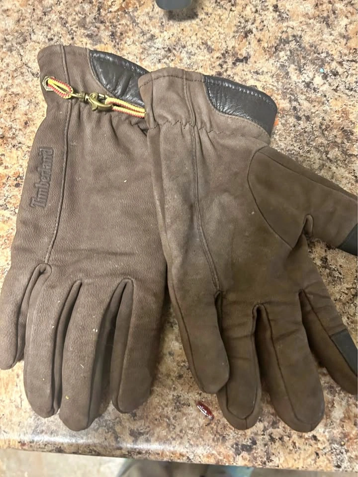 TIMBERLAND NUBUCK GLOVE WITH TOUCH TIPS