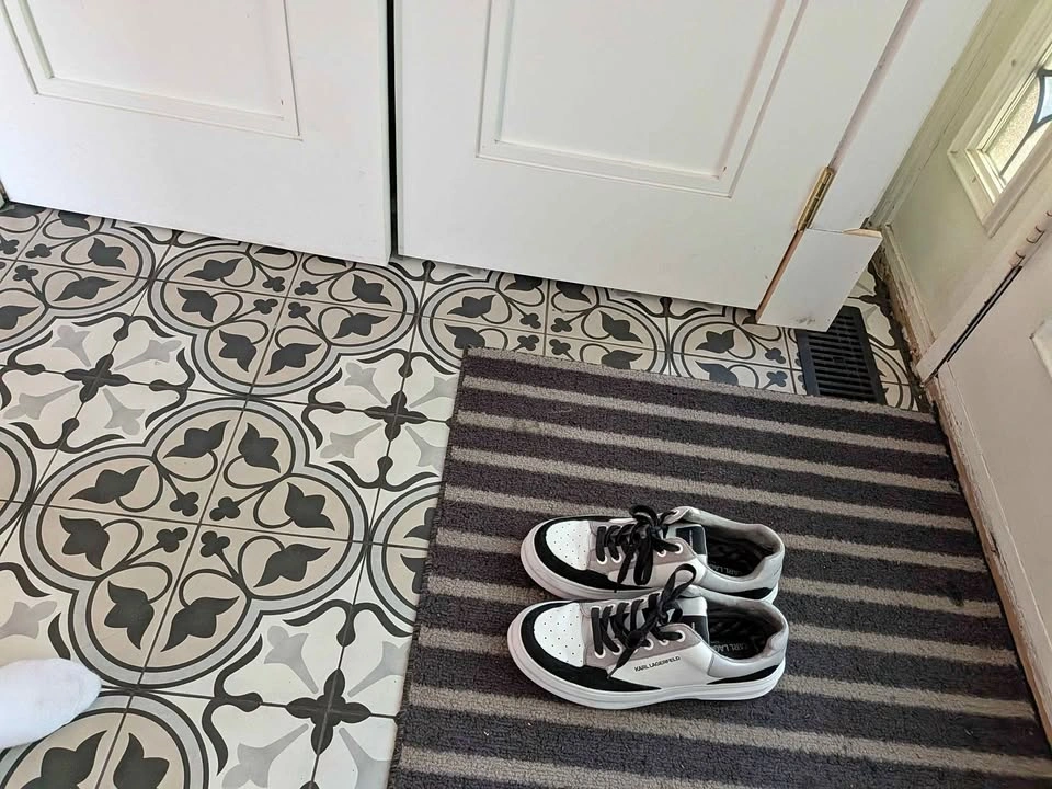 Size 11 Karl Lagerfeld Paris edition shoes