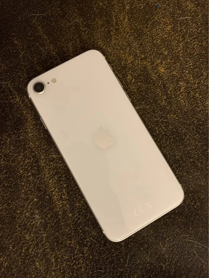 iPhone SE 3rd gen - photo 2
