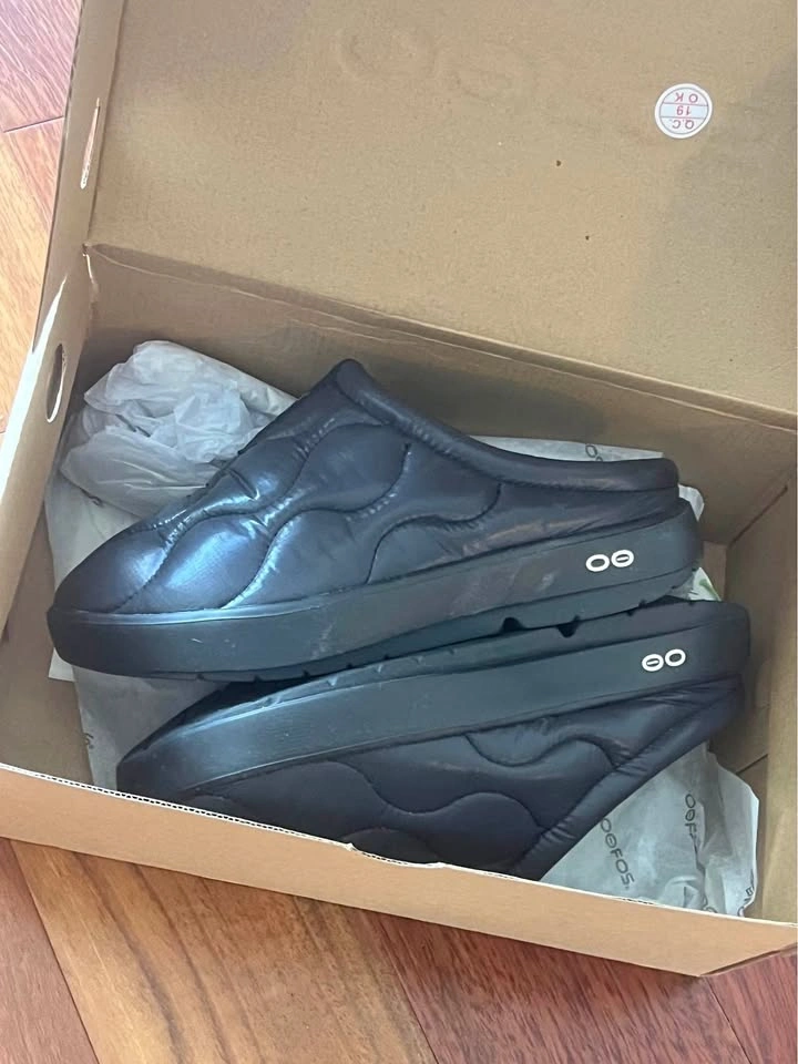 New In Box Oofos OOCOZIE Thermo Mule Women's Slippers Size 9.5
