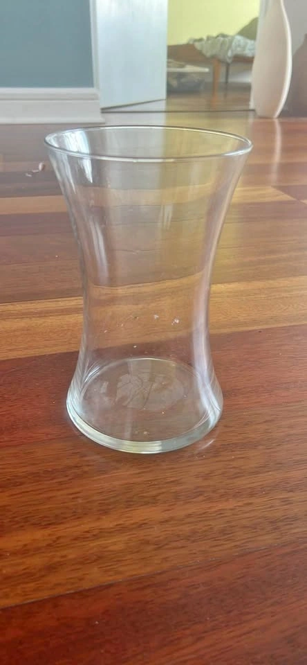 Glass vase