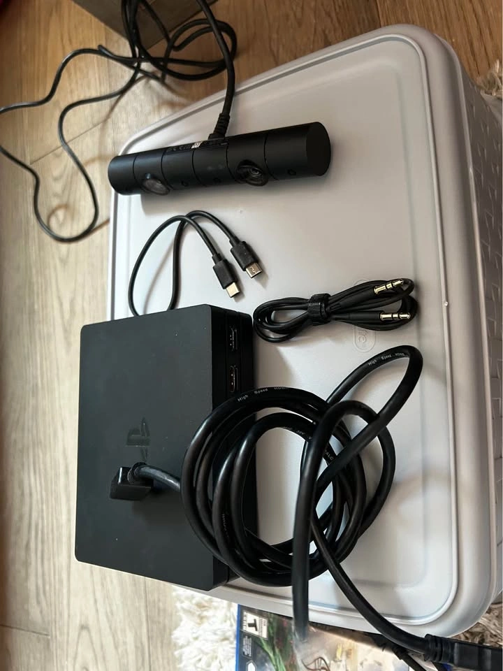Complete PlayStation VR (PSVR) v2 Headset Bundle - photo 2