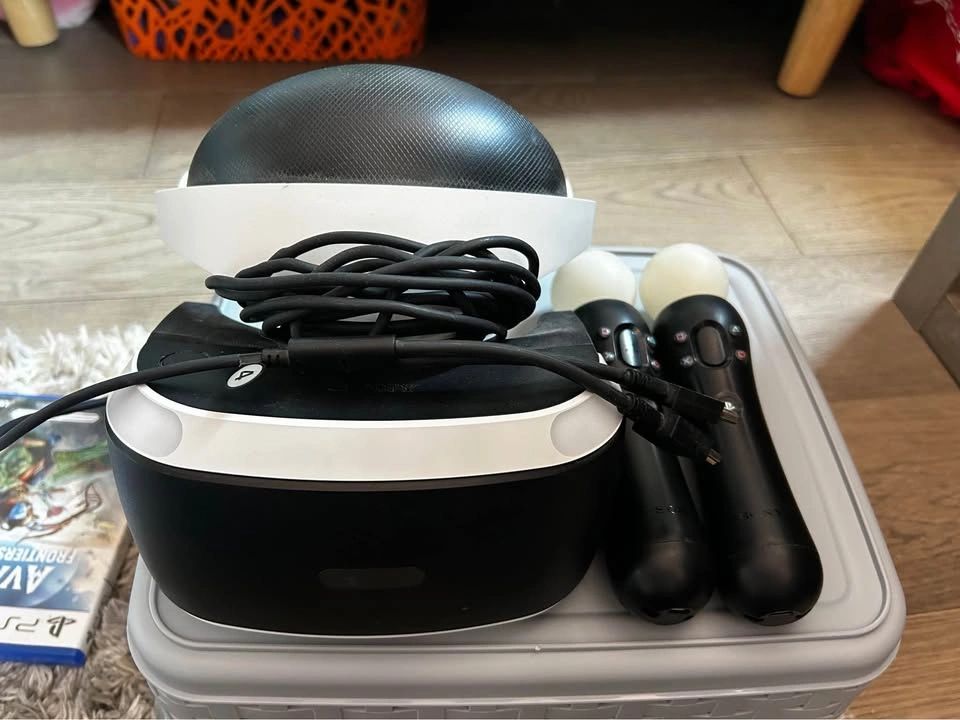 Complete PlayStation VR (PSVR) v2 Headset Bundle - photo 3