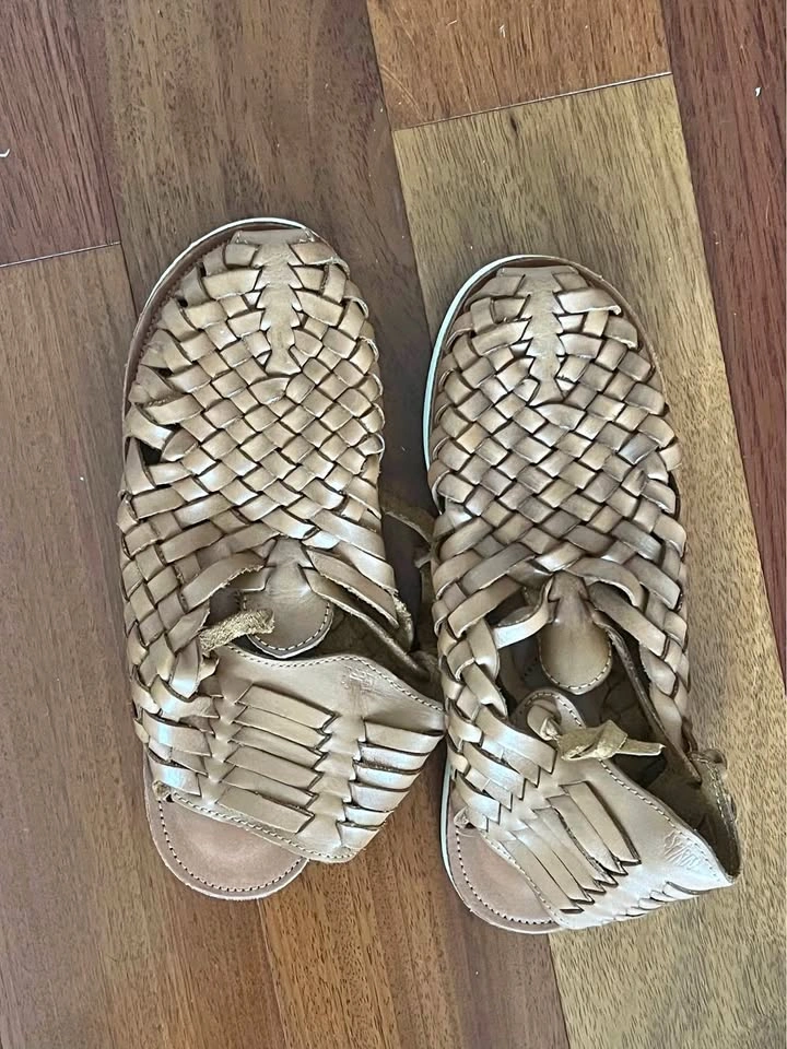 Espiritu Women’s 9 Huarache sandals