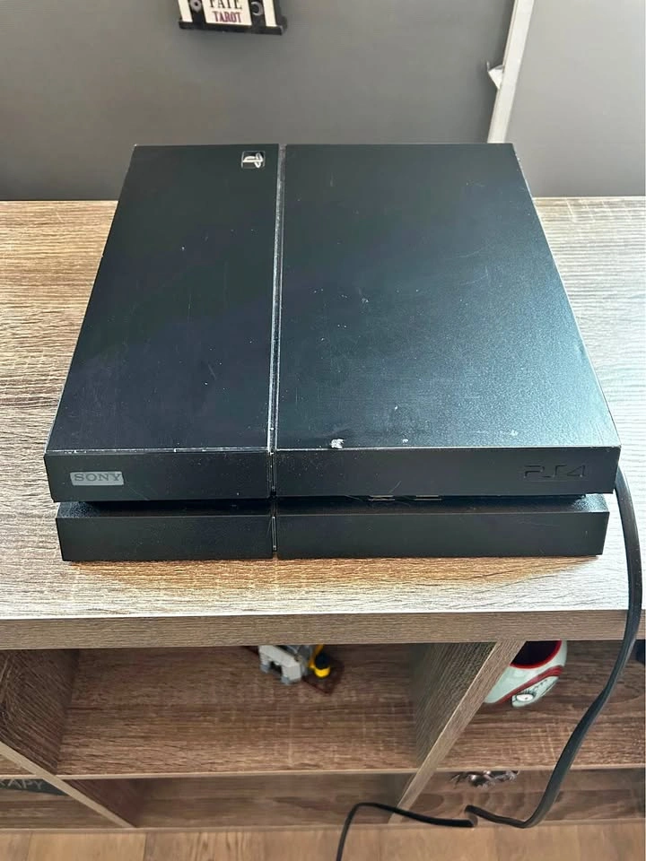 PlayStation 4 Console + Custom Controller & 2 Games