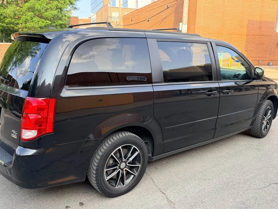 2016 Dodge Grand Caravan R/T Minivan 4D - photo 5