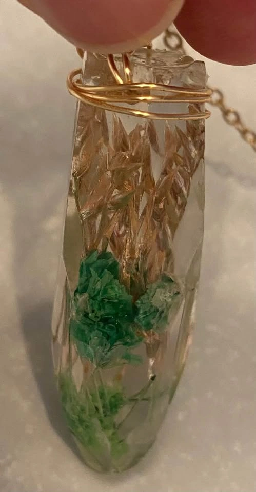 Handmade Pressed flower in resin Crystal necklace, gold-toned ch - photo 2