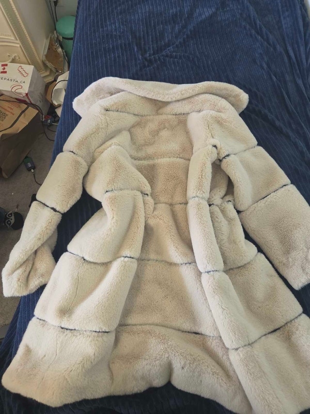 Karl Lagerfeld Fur Coat - photo 4
