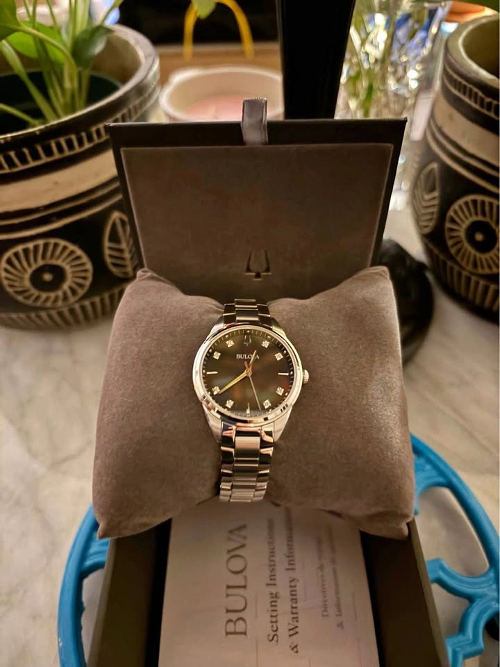 Bulova Sutton Classic - Women’s Watch Silver with Black Dial